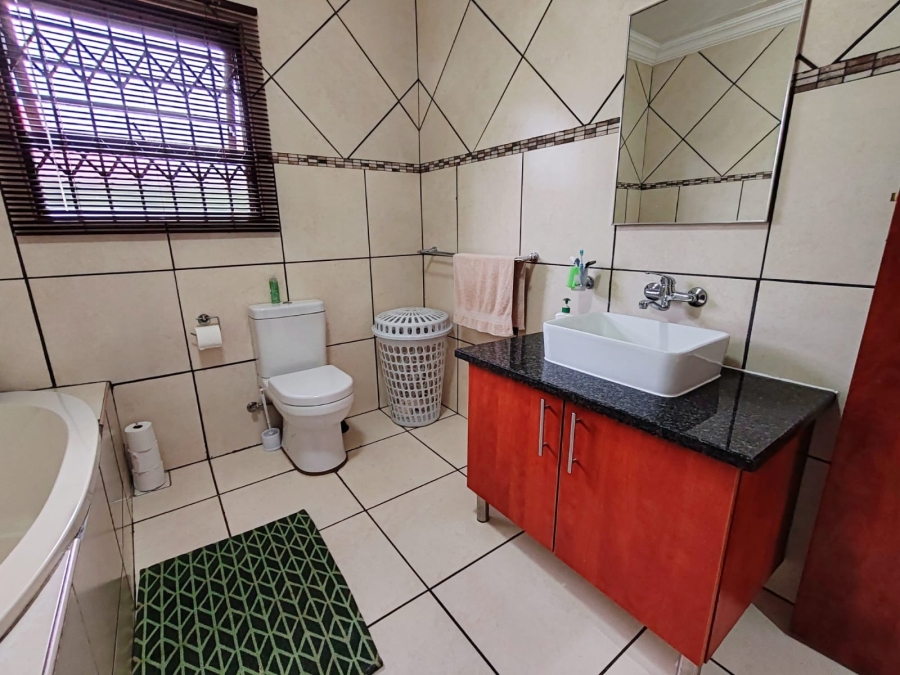 4 Bedroom Property for Sale in Baillie Park North West